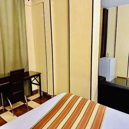 Hotel Yaahot Yaoundé Zewnętrze zdjęcie