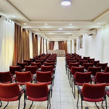 Hotel Yaahot Yaoundé Zewnętrze zdjęcie