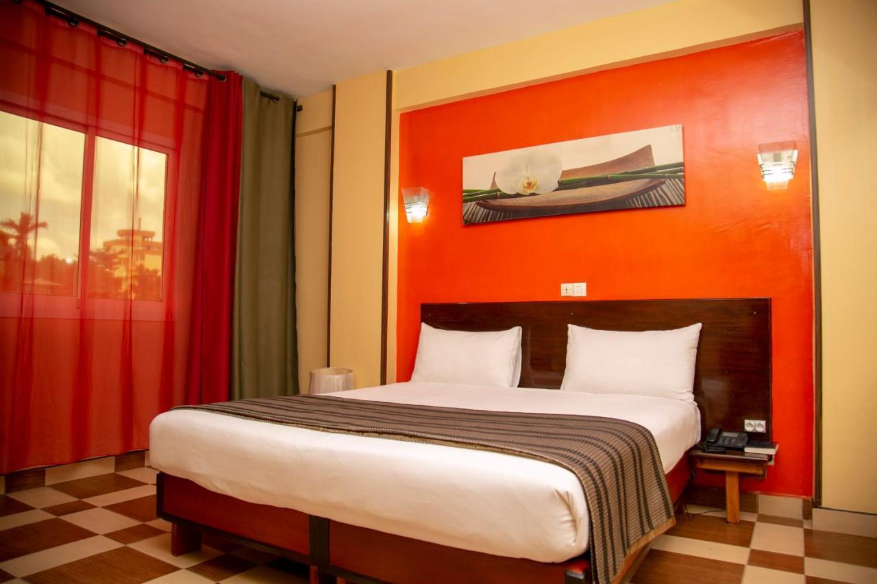 Hotel Yaahot Yaoundé Zewnętrze zdjęcie