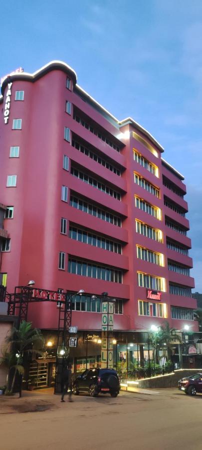 Hotel Yaahot Yaoundé Zewnętrze zdjęcie