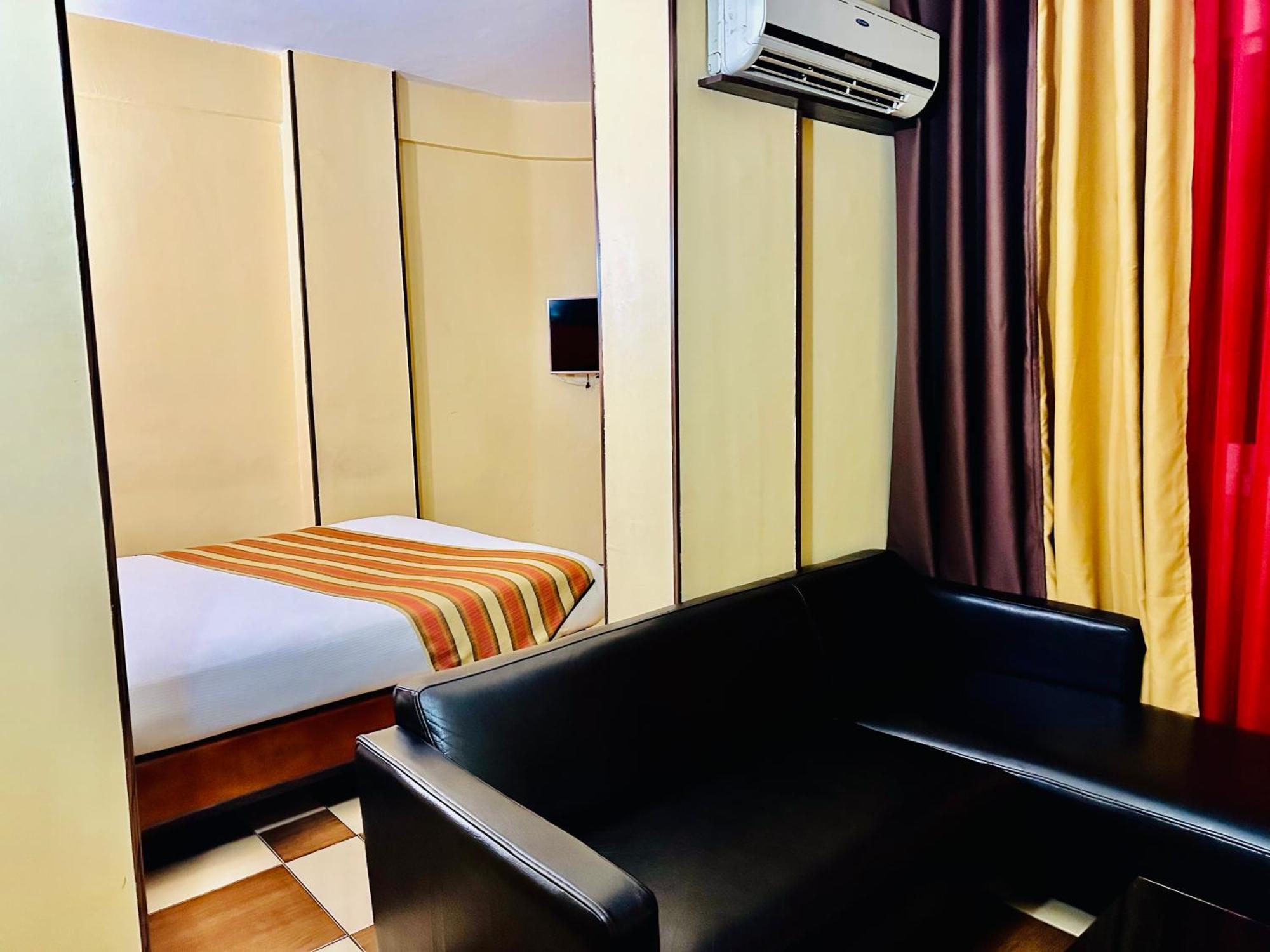 Hotel Yaahot Yaoundé Zewnętrze zdjęcie