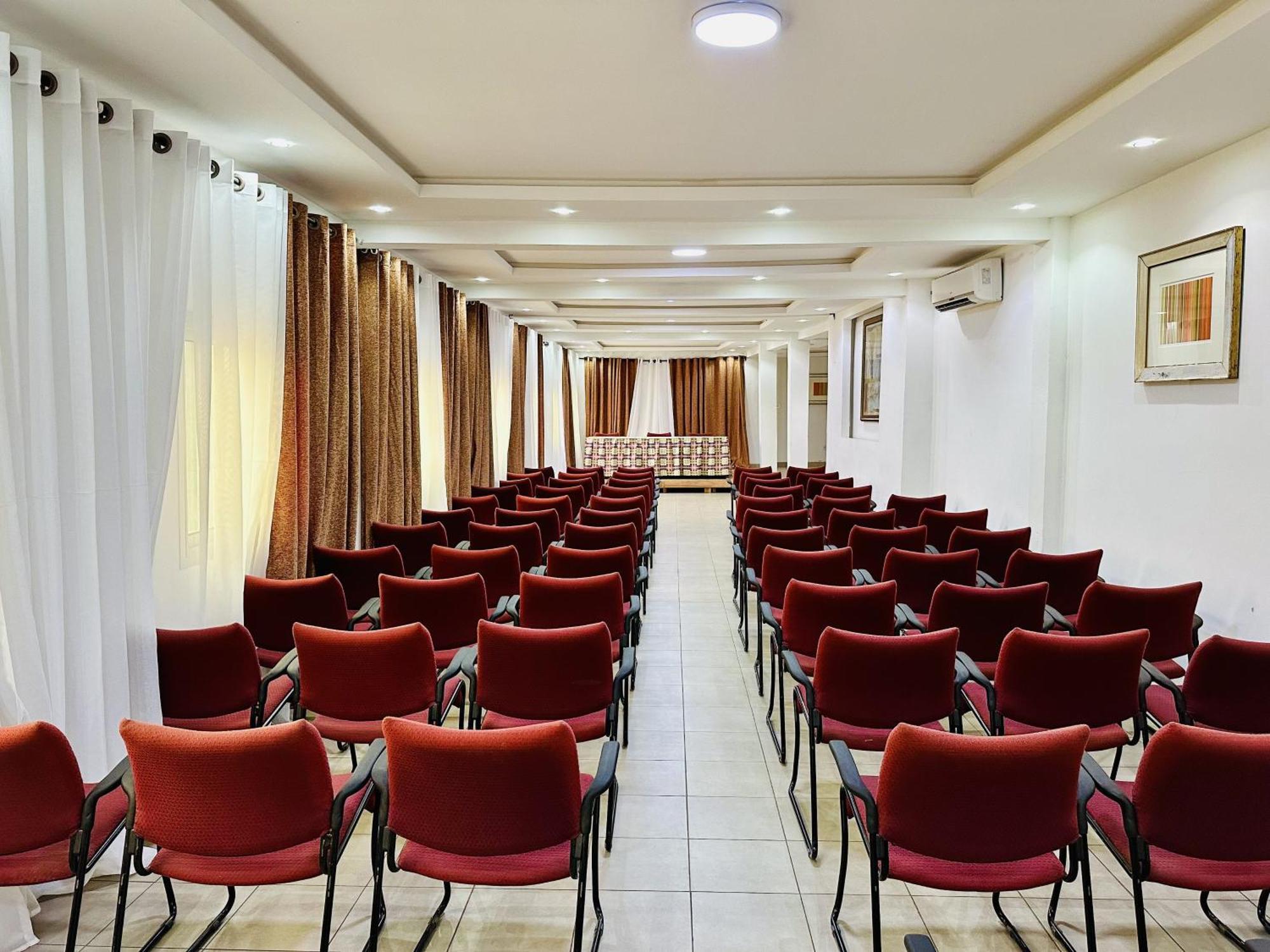 Hotel Yaahot Yaoundé Zewnętrze zdjęcie