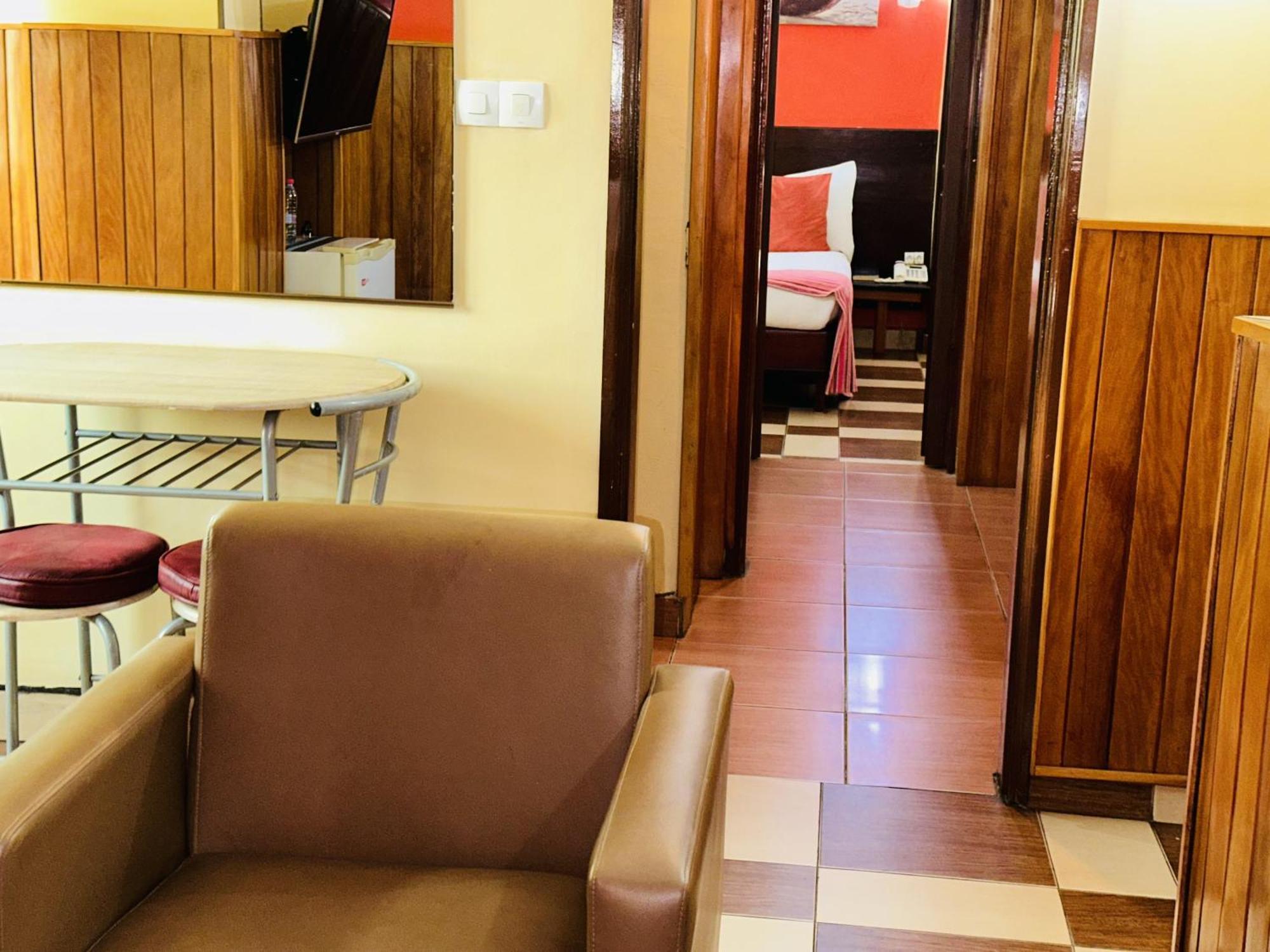 Hotel Yaahot Yaoundé Zewnętrze zdjęcie