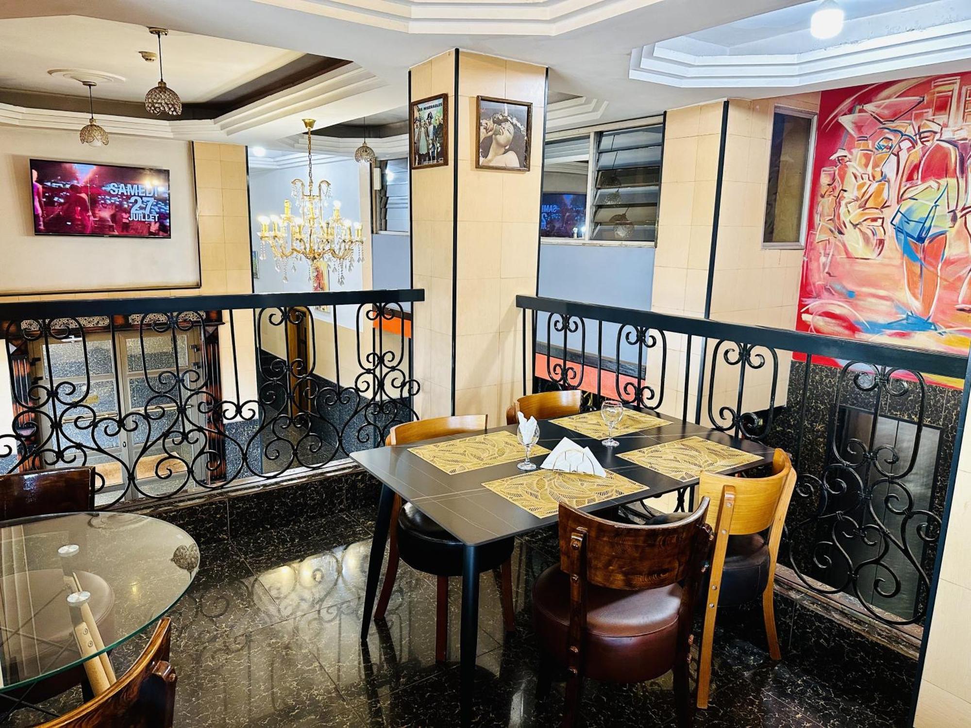 Hotel Yaahot Yaoundé Zewnętrze zdjęcie