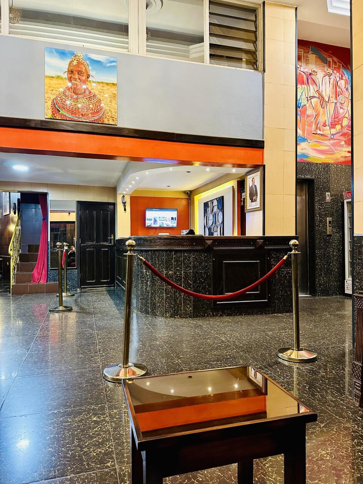 Hotel Yaahot Yaoundé Zewnętrze zdjęcie