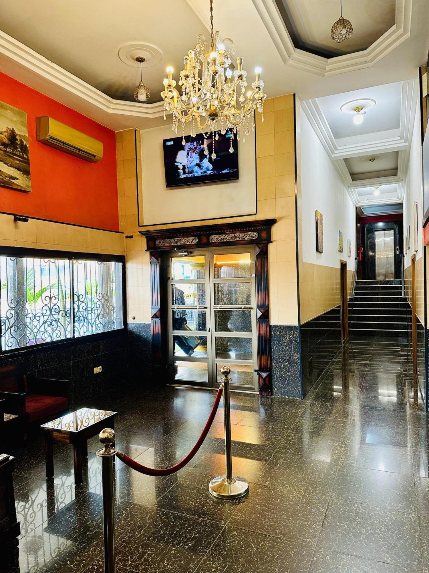 Hotel Yaahot Yaoundé Zewnętrze zdjęcie