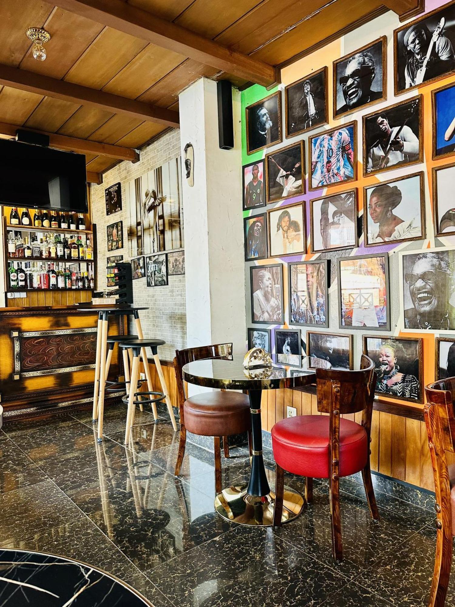 Hotel Yaahot Yaoundé Zewnętrze zdjęcie