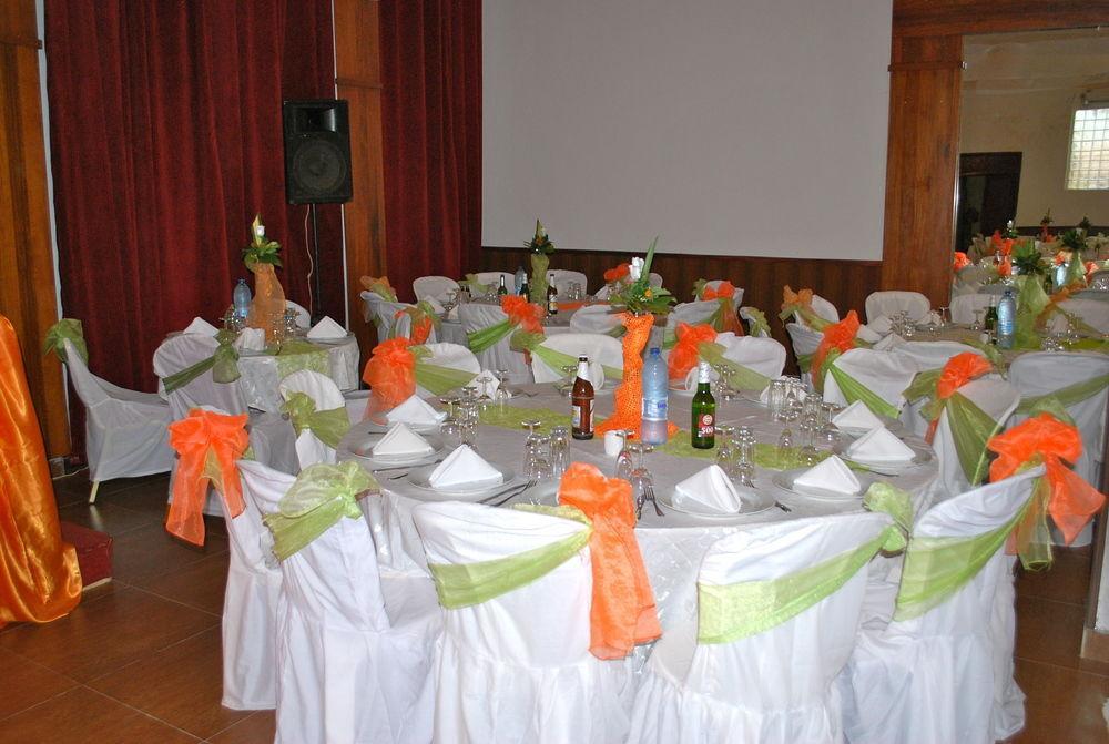 Hotel Yaahot Yaoundé Zewnętrze zdjęcie