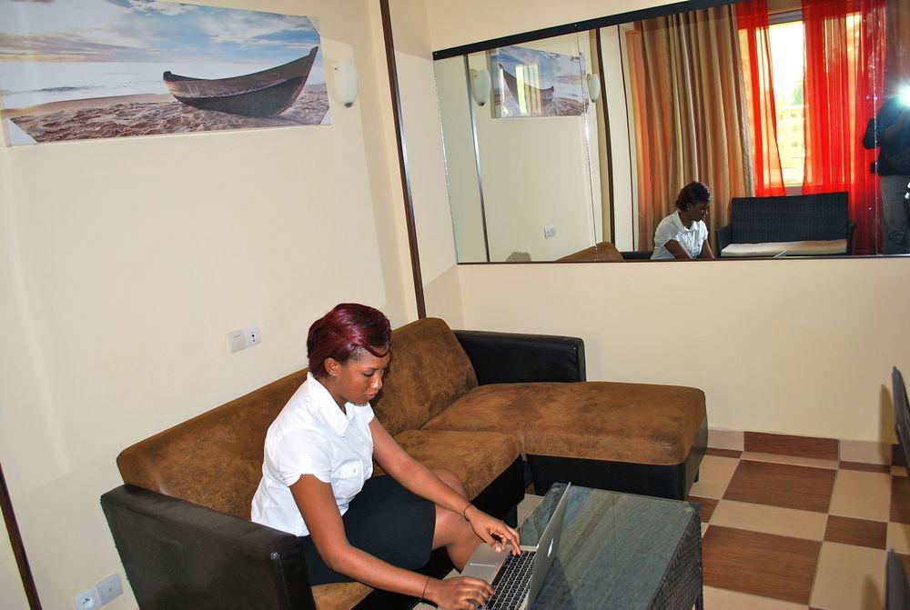 Hotel Yaahot Yaoundé Zewnętrze zdjęcie