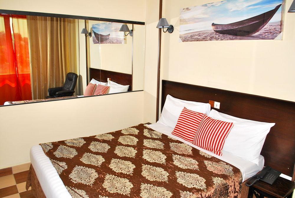Hotel Yaahot Yaoundé Zewnętrze zdjęcie