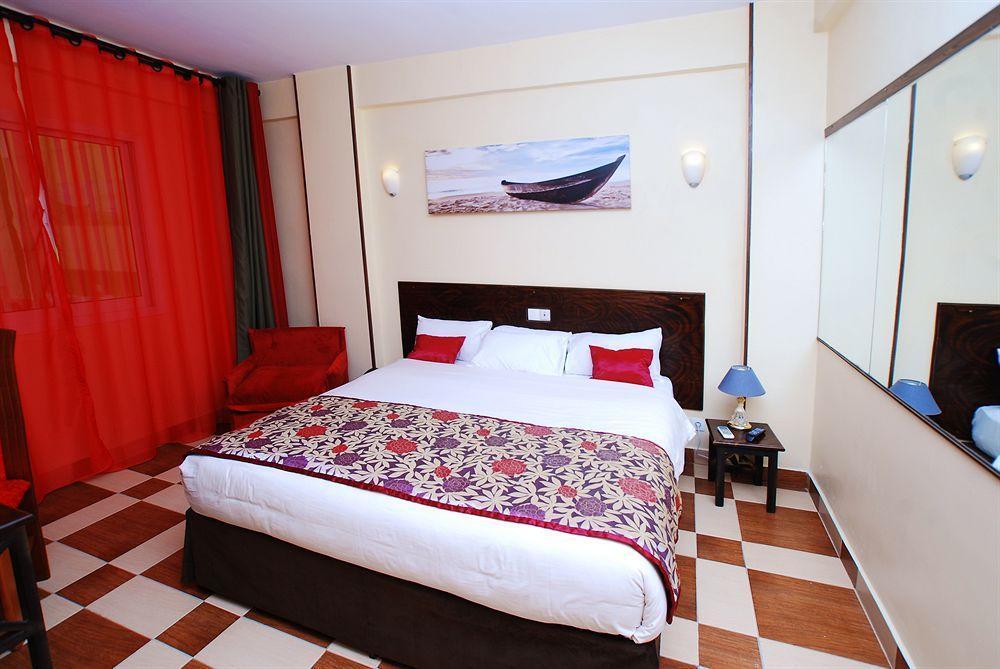 Hotel Yaahot Yaoundé Zewnętrze zdjęcie