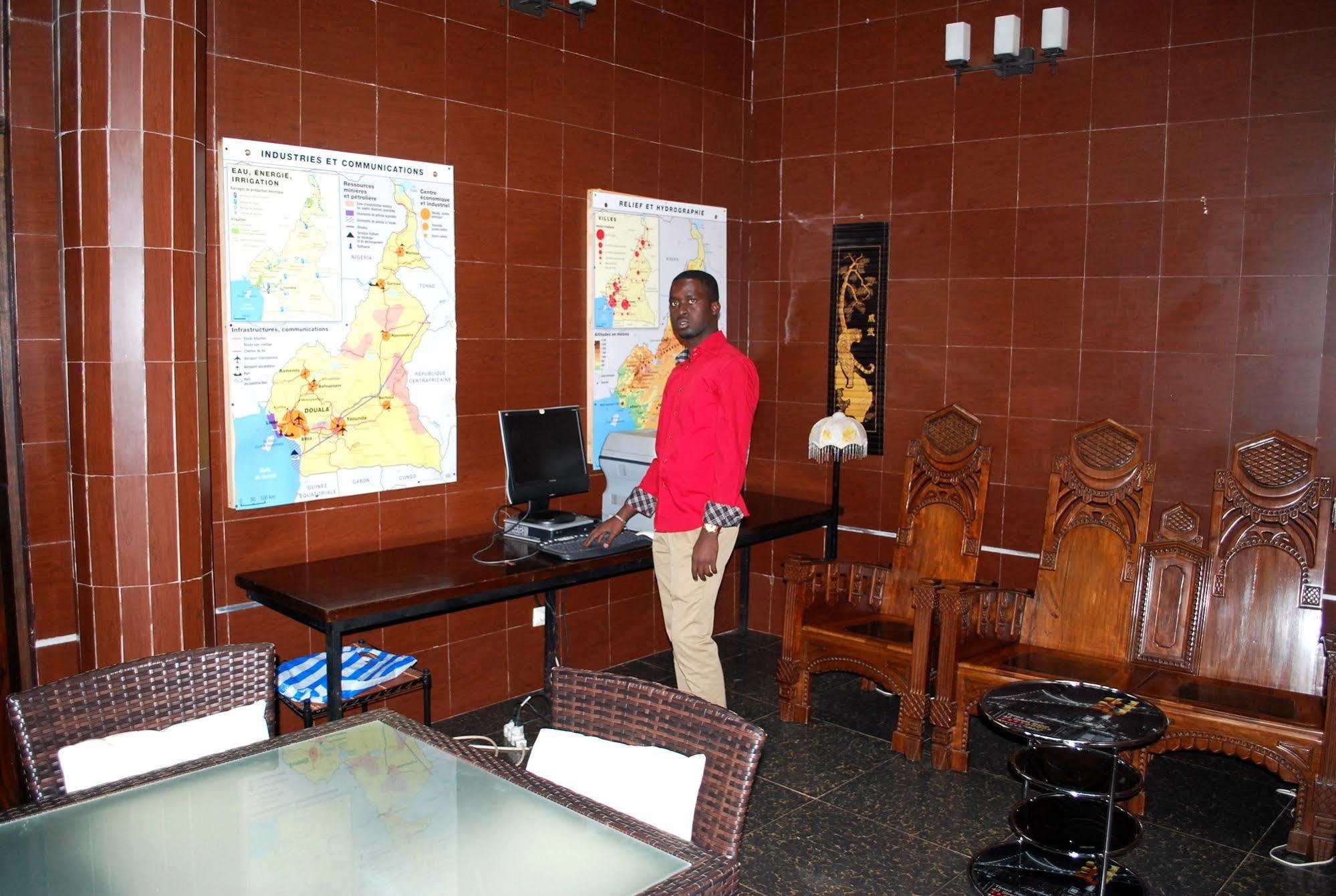 Hotel Yaahot Yaoundé Zewnętrze zdjęcie
