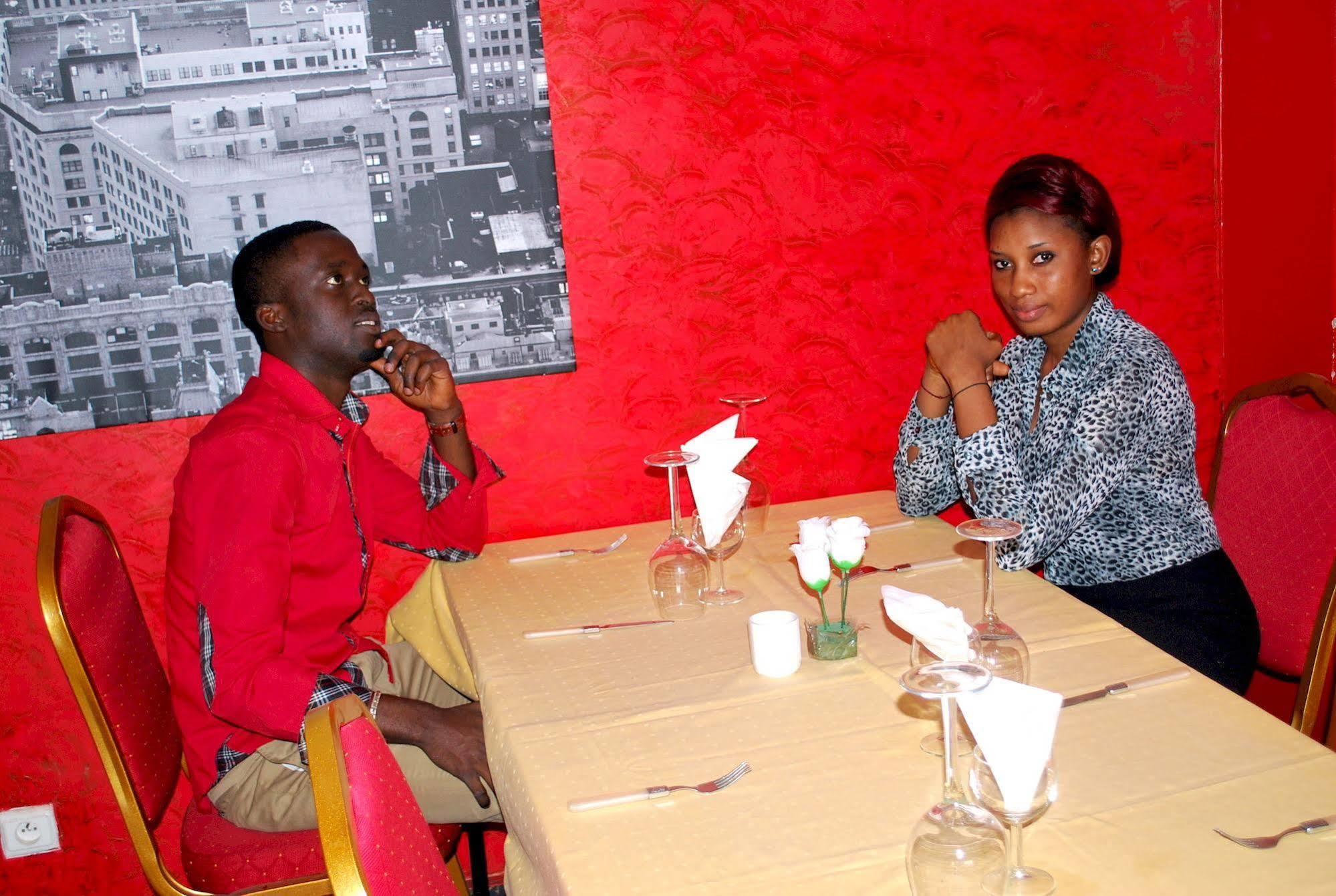Hotel Yaahot Yaoundé Zewnętrze zdjęcie