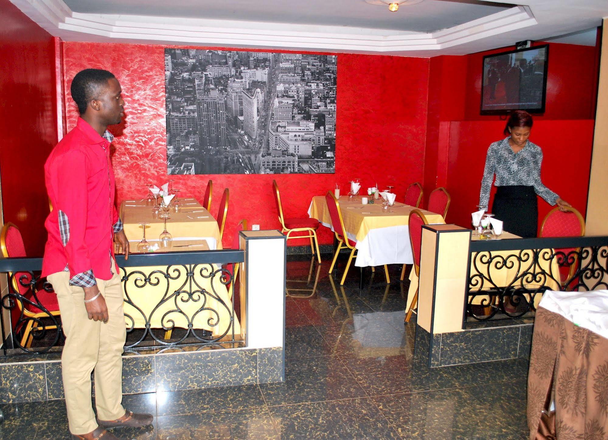 Hotel Yaahot Yaoundé Zewnętrze zdjęcie
